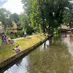 Schoenes, Zentral Gelegenes Kulturzimmer *