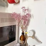 Schoenes, Zentral Gelegenes Kulturzimmer * Erfurt