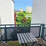 Schoenes, Zentral Gelegenes Kulturzimmer Privat bolig *