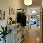 Schoenes, Zentral Gelegenes Kulturzimmer Erfurt