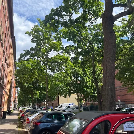 Schoenes, Zentral Gelegenes Kulturzimmer *