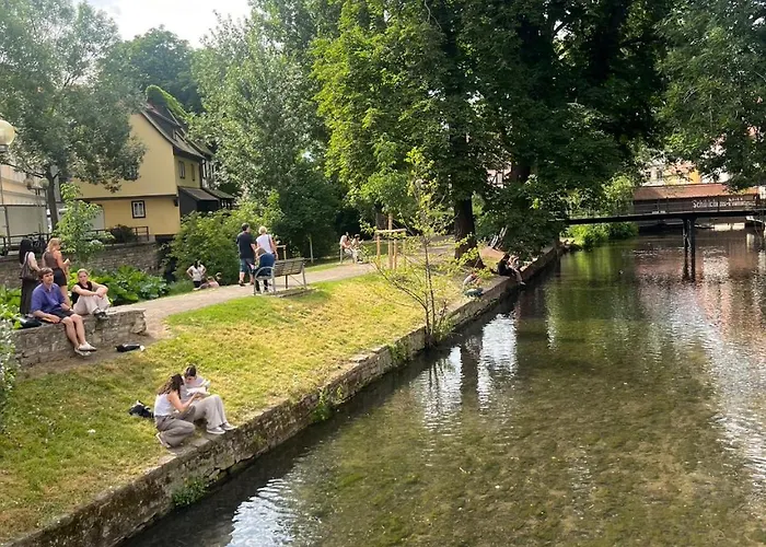 Schoenes, Zentral Gelegenes Kulturzimmer *